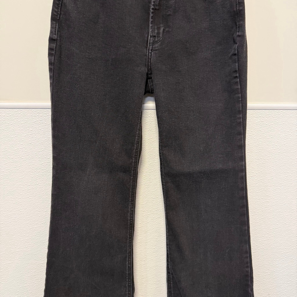 Women's Old Navy High-Rise Wow Flare Jeans in Black, Size 0 Short Bell Bottoms - Picture 12 of 16